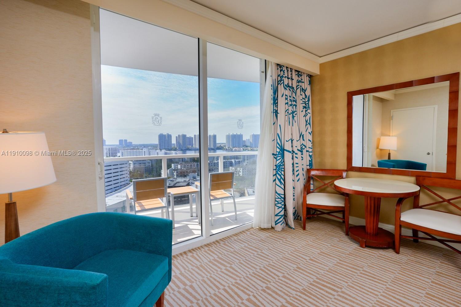 TRUMP INTERNATIONAL SONES - Residential