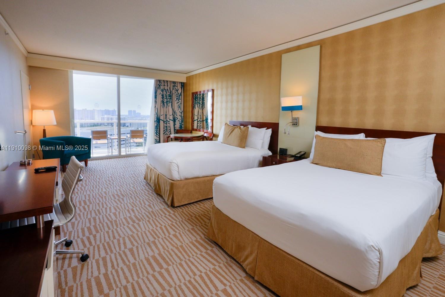 TRUMP INTERNATIONAL SONES - Residential