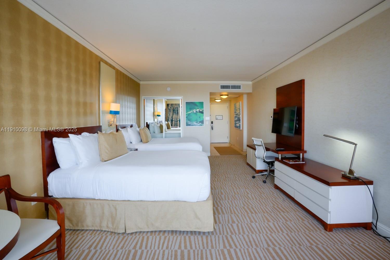 TRUMP INTERNATIONAL SONES - Residential