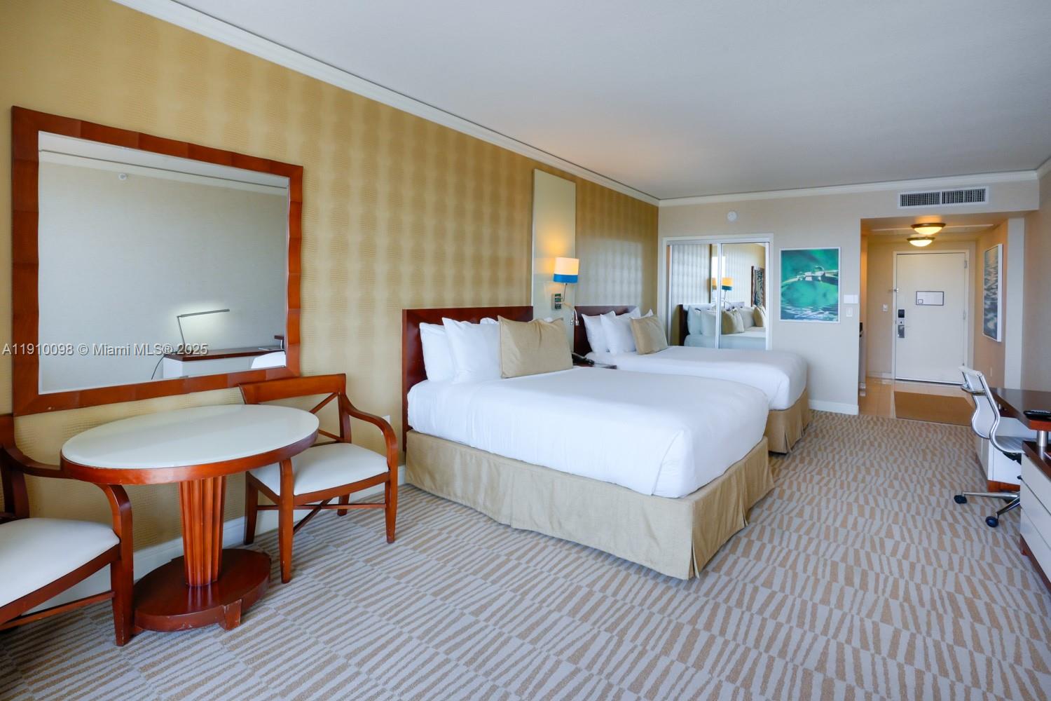 TRUMP INTERNATIONAL SONES - Residential