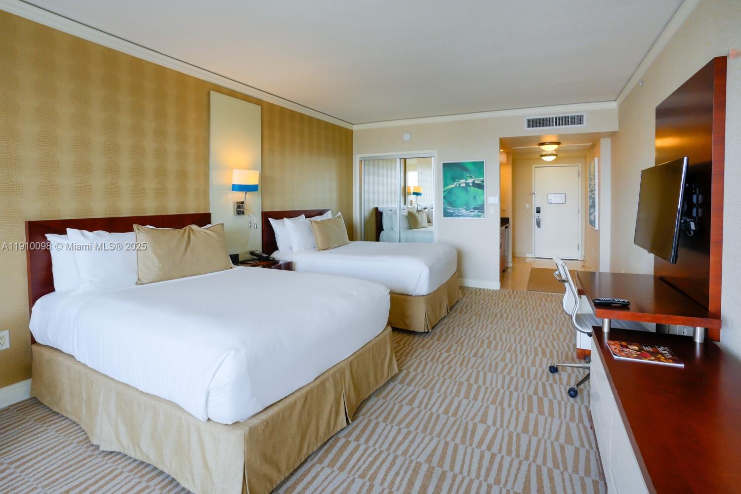 TRUMP INTERNATIONAL SONES - Residential