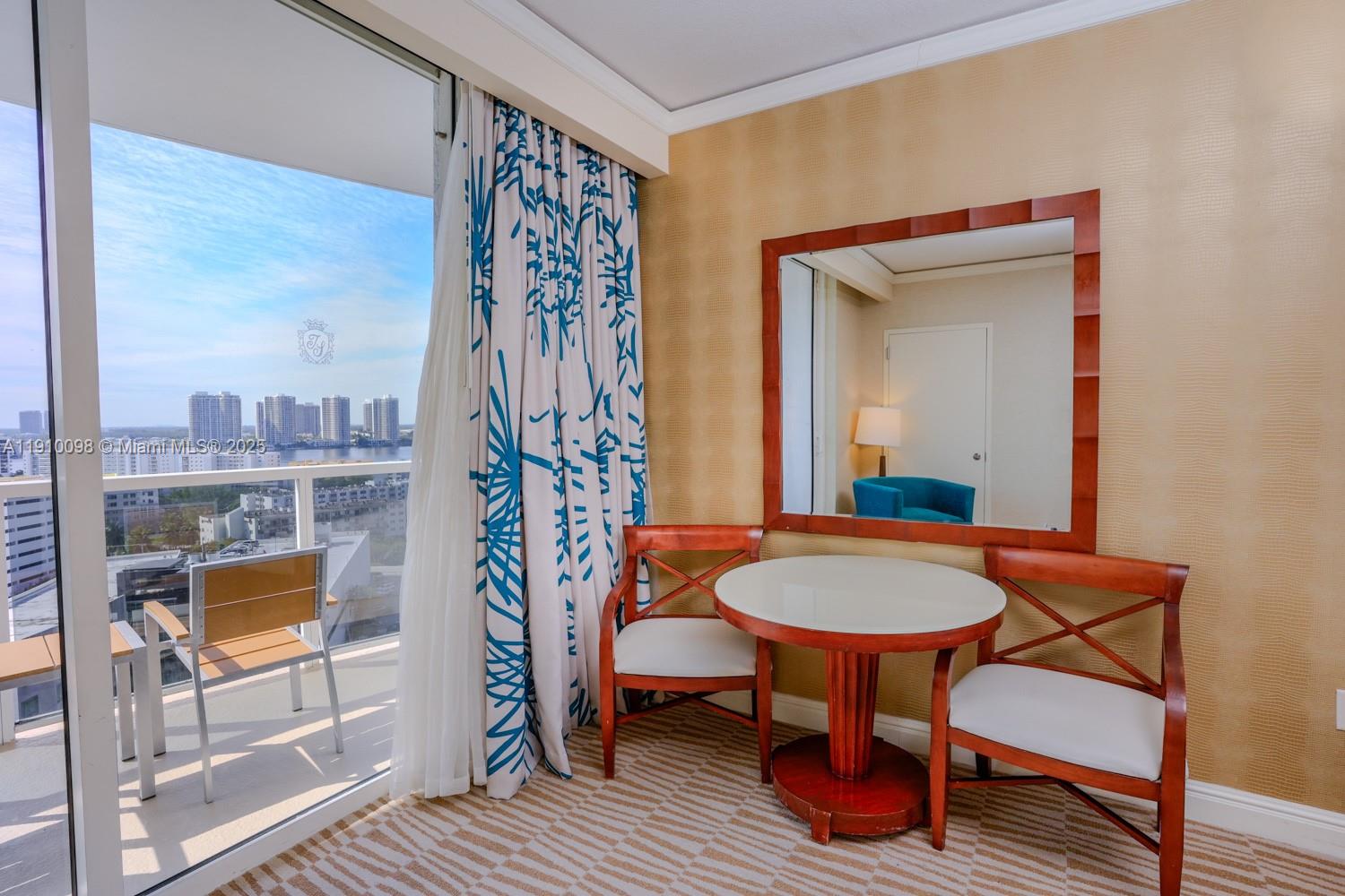 TRUMP INTERNATIONAL SONES - Residential