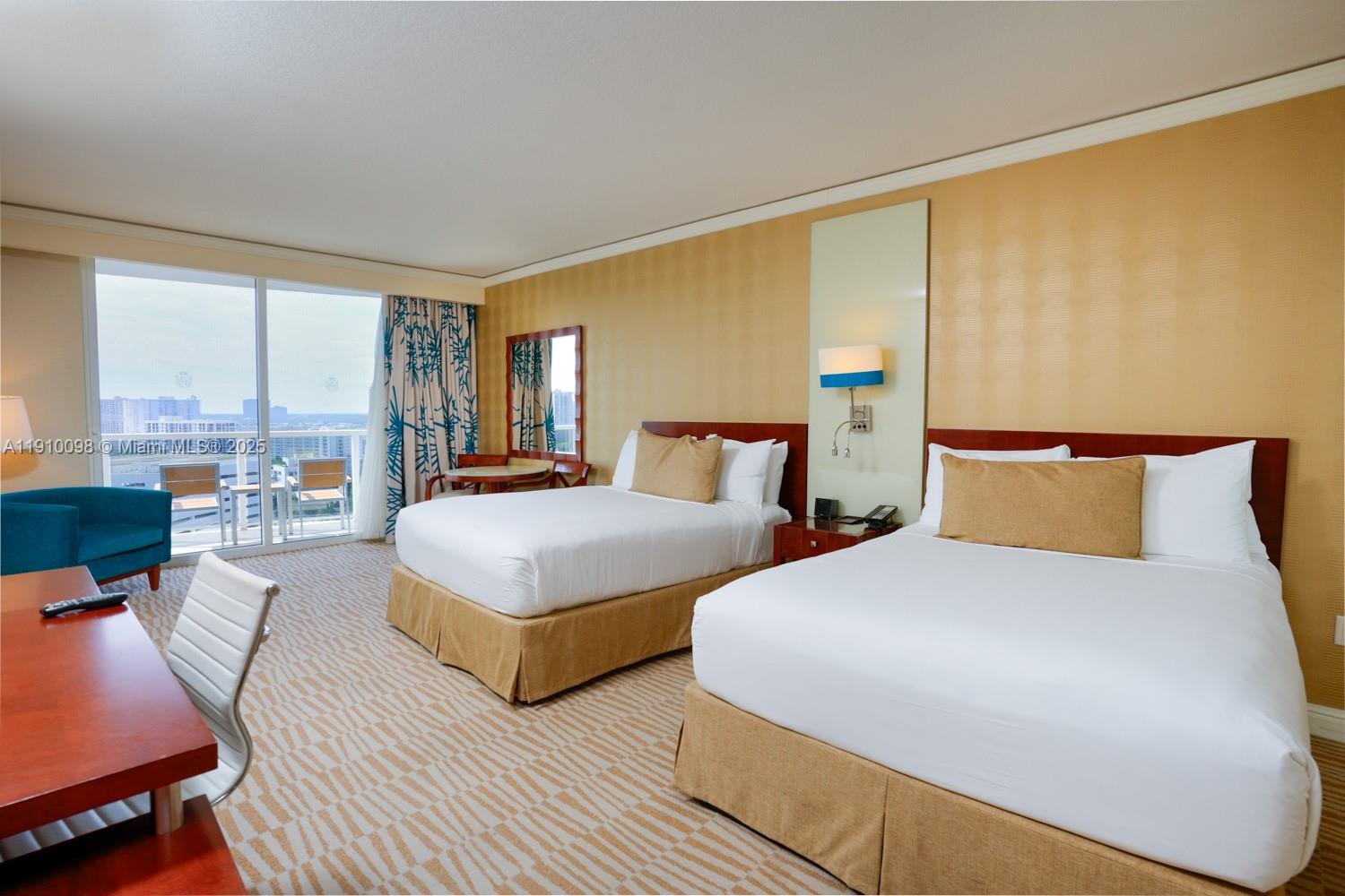 TRUMP INTERNATIONAL SONES - Residential