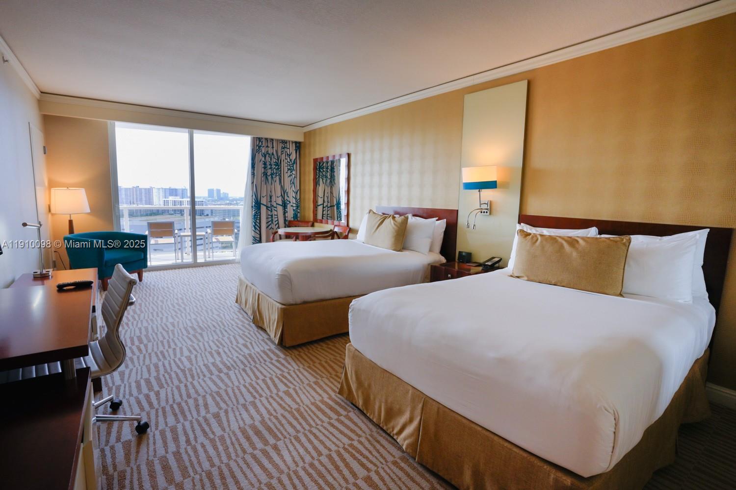 TRUMP INTERNATIONAL SONES - Residential