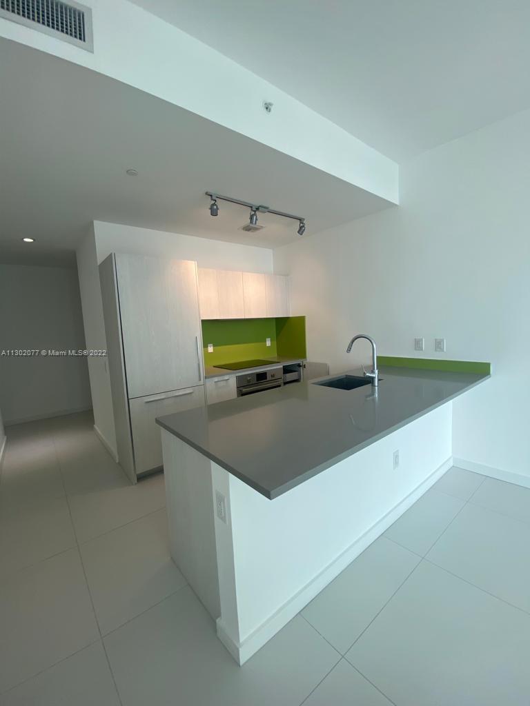 PARAISO BAYVIEWS CONDO - Residential Lease