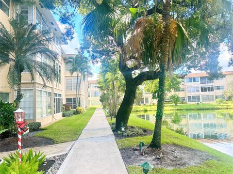 A home in Lauderdale Lakes