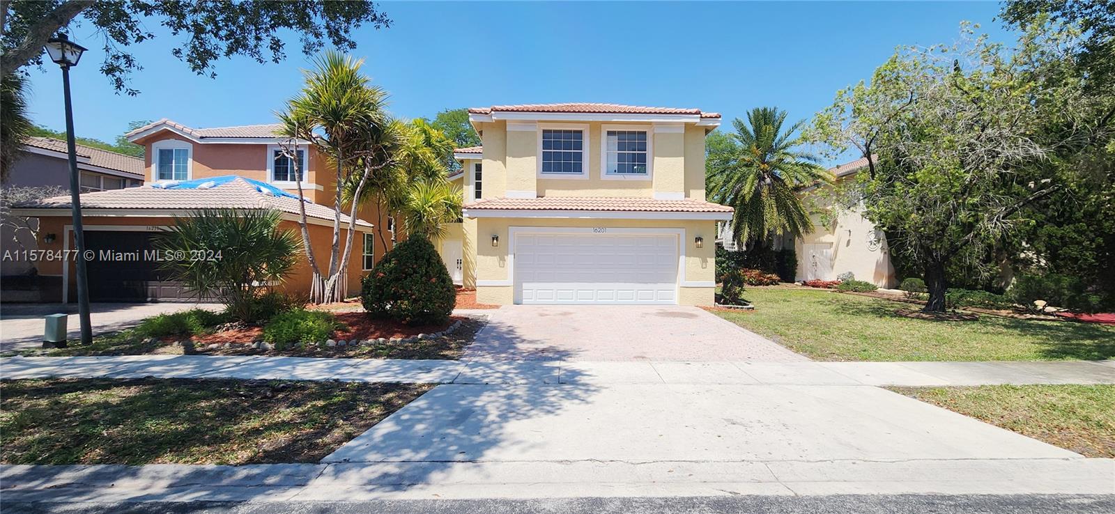 Property for Sale at 16201 Sw 23rd St St, Miramar, Broward County, Florida - Bedrooms: 3 
Bathrooms: 3  - $669,900