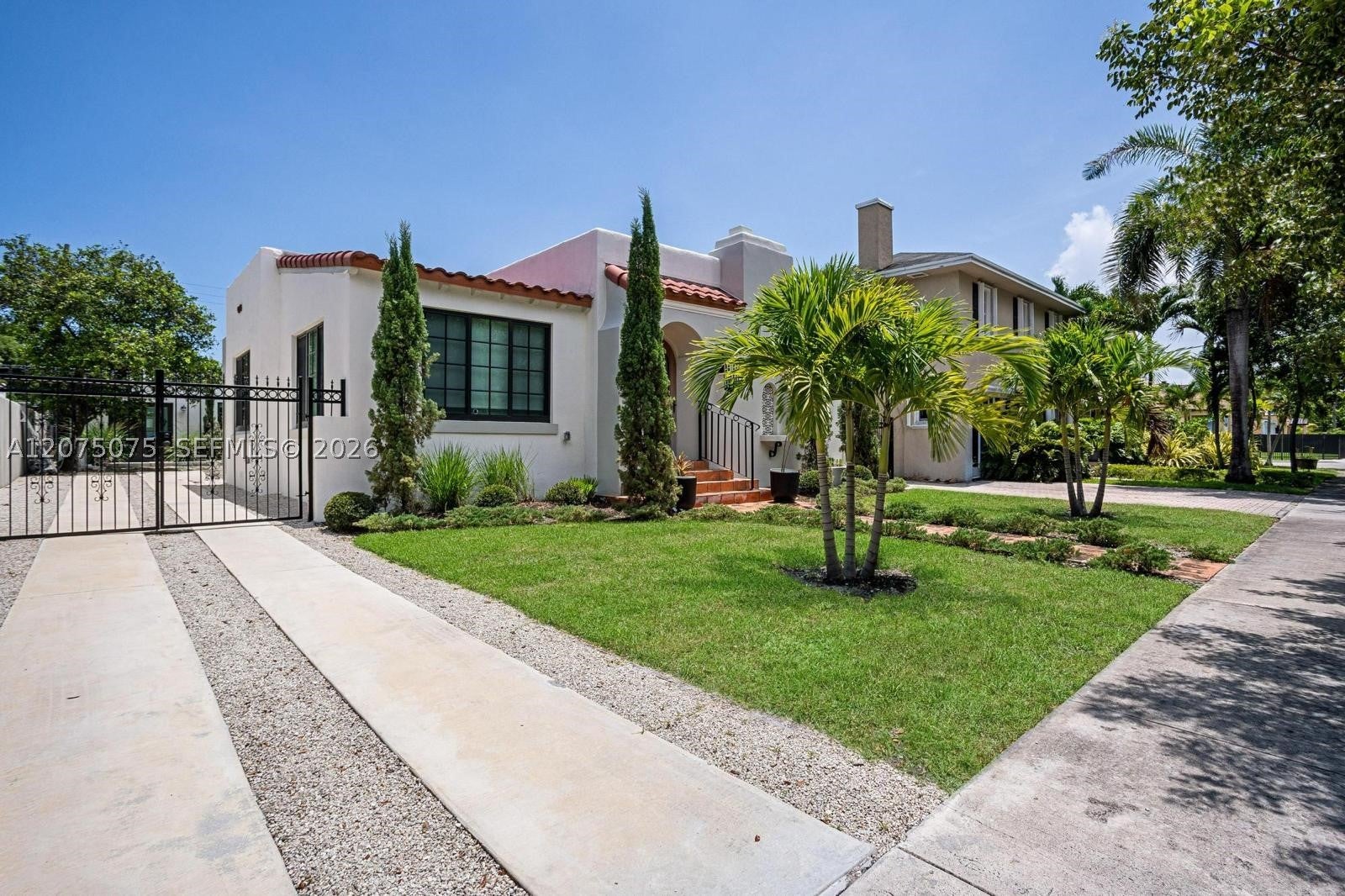 1424 SW 11th St