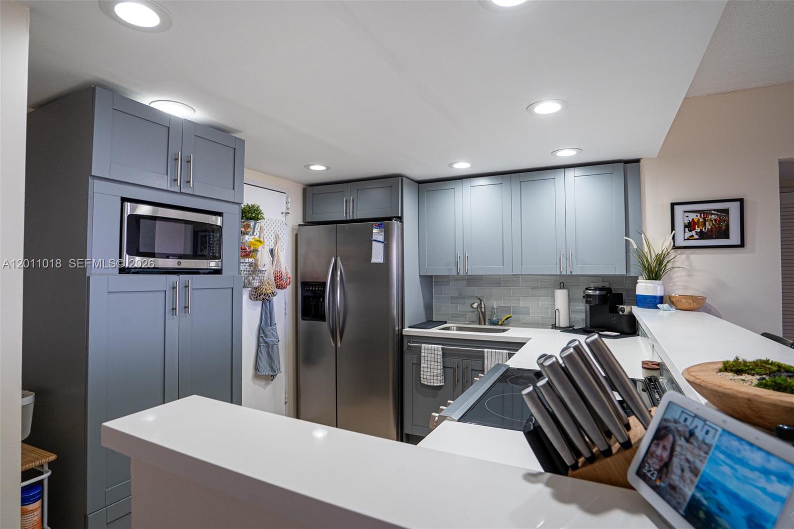 OLYMPUS CONDO PHASE - Residential