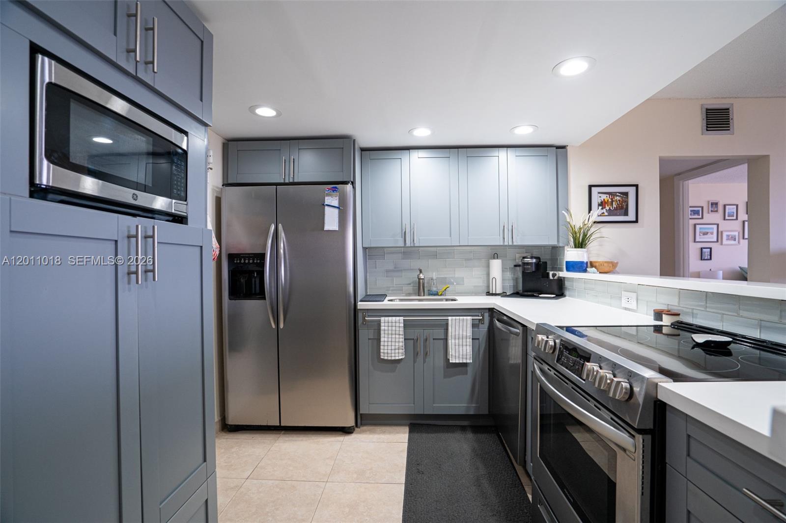 OLYMPUS CONDO PHASE - Residential
