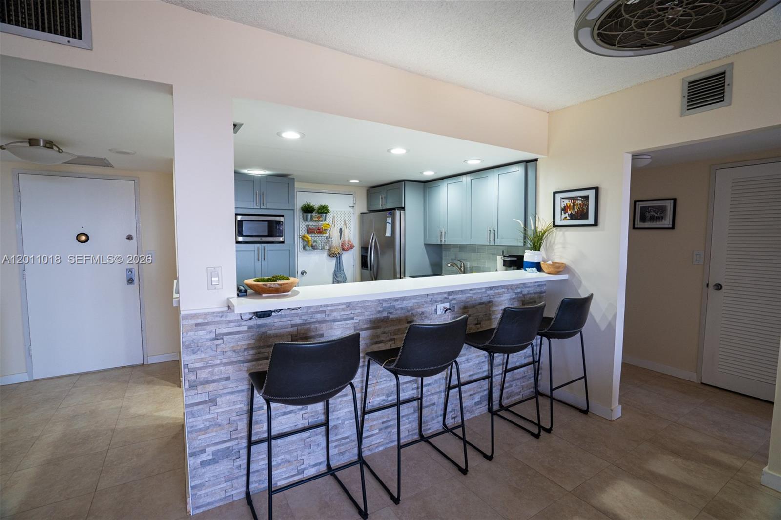 OLYMPUS CONDO PHASE - Residential