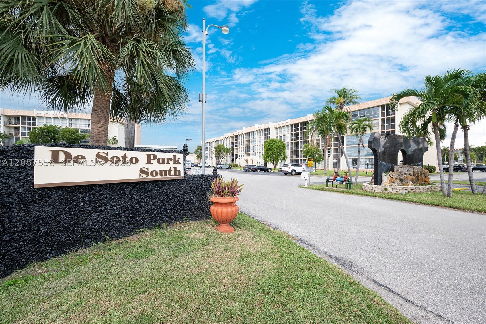 501 Three Islands Blvd 514