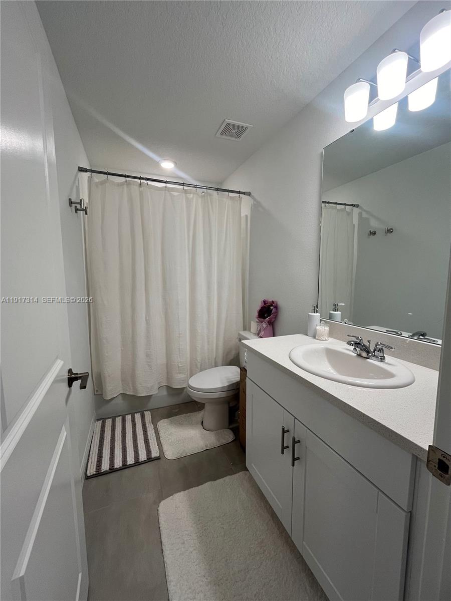 BELLALAGO POD G TOWNHOMES - Residential