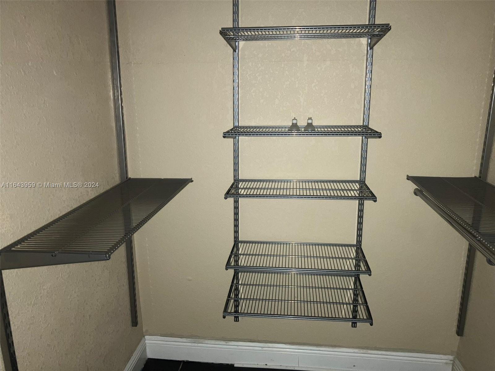 COURTYARDS AT KENDALL CON - Residential Lease