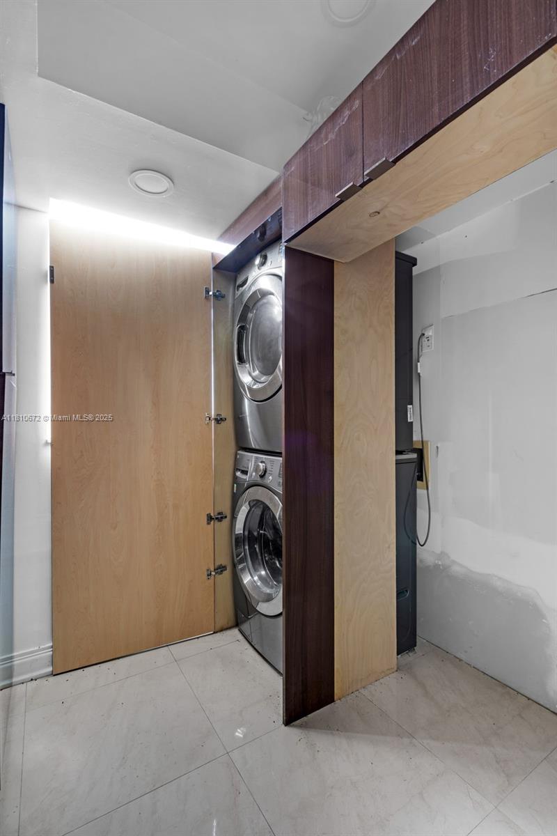 BLUE LAGOON CONDO - Residential