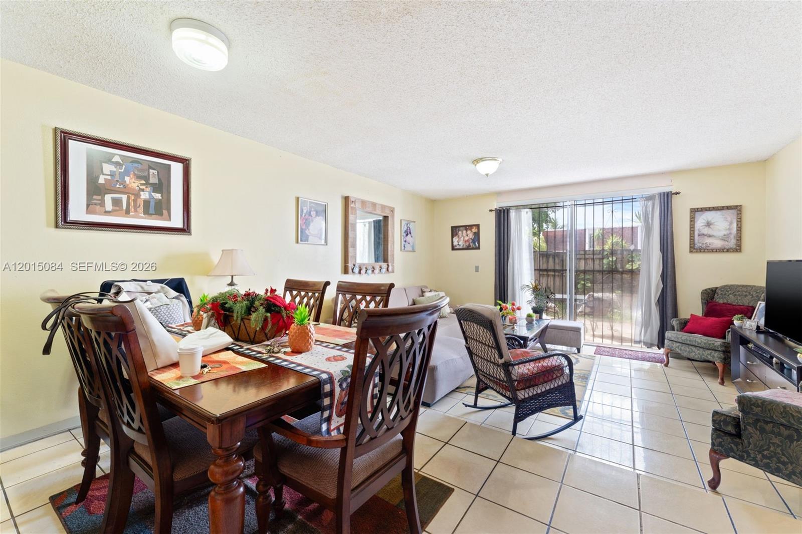 LAGUNA CONDO - Residential