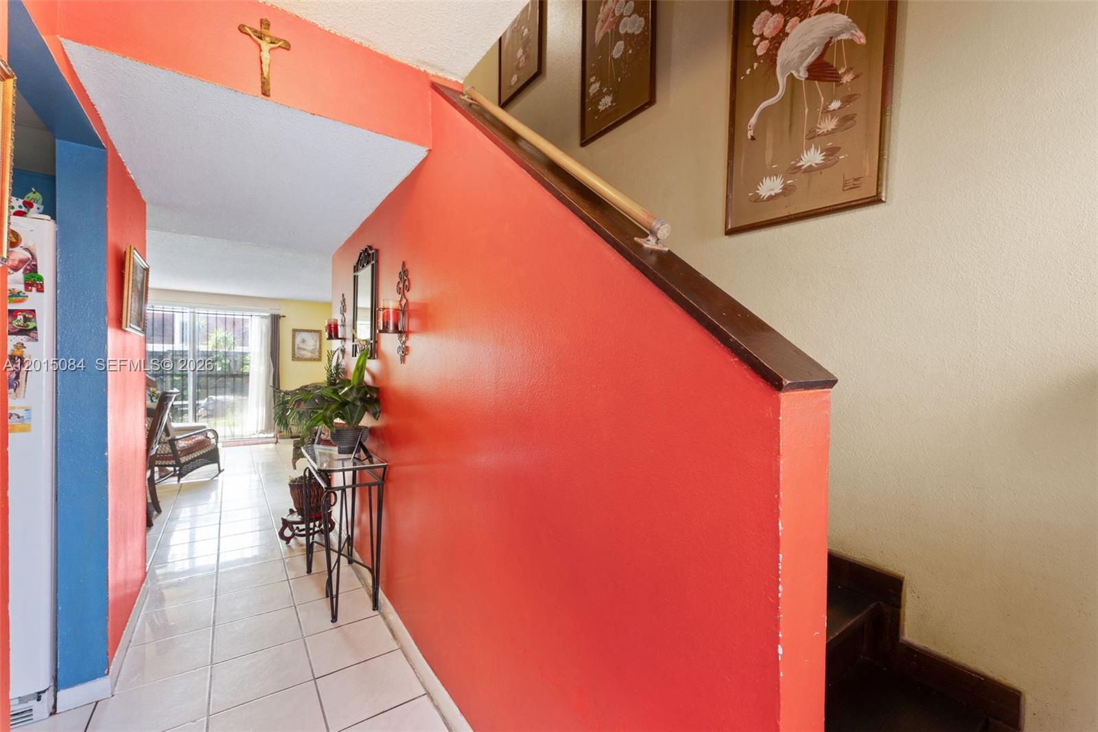 LAGUNA CONDO - Residential