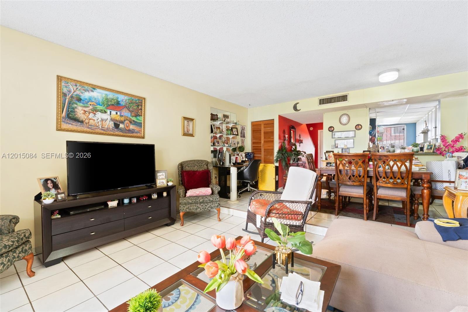 LAGUNA CONDO - Residential