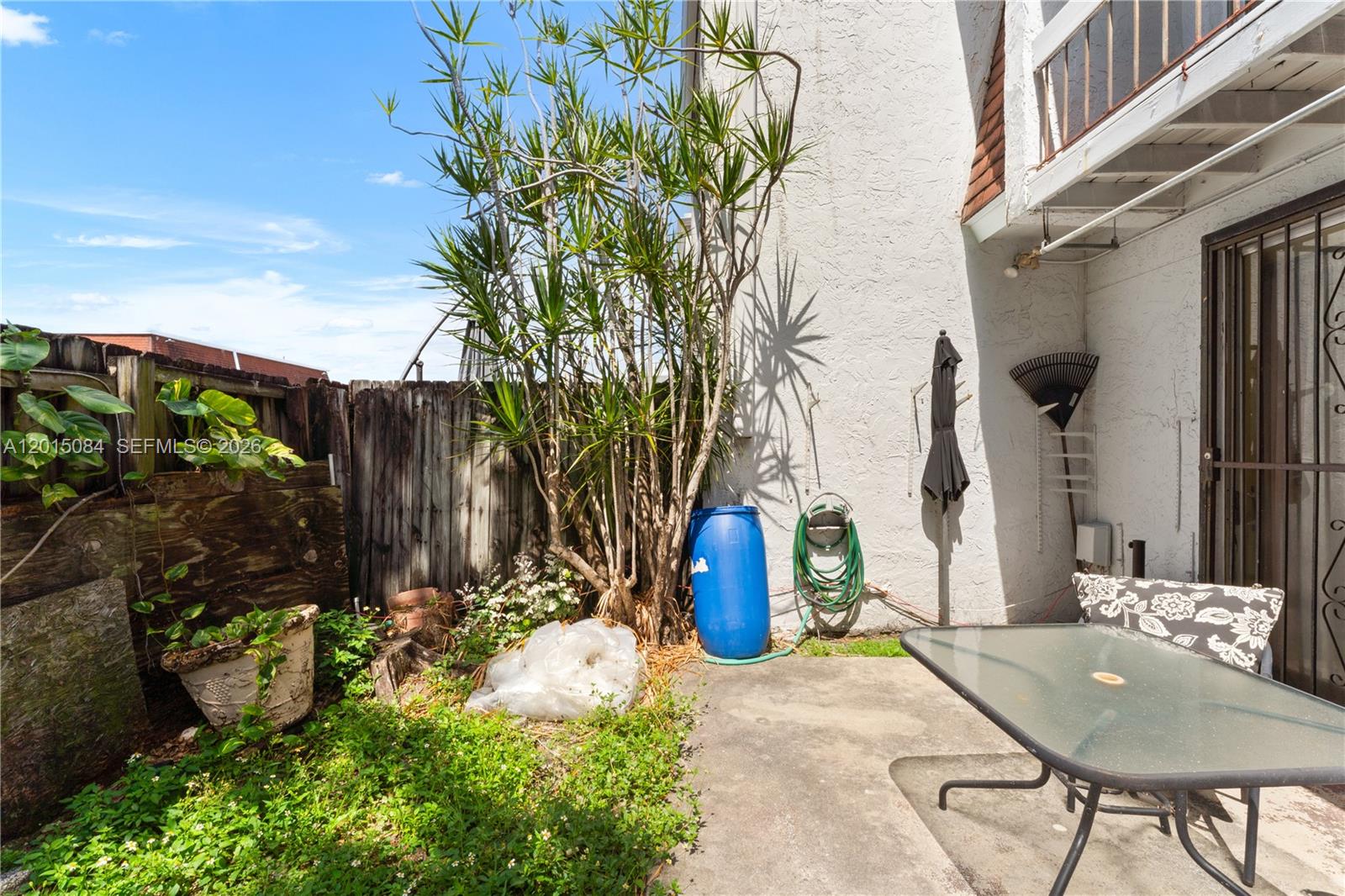 LAGUNA CONDO - Residential