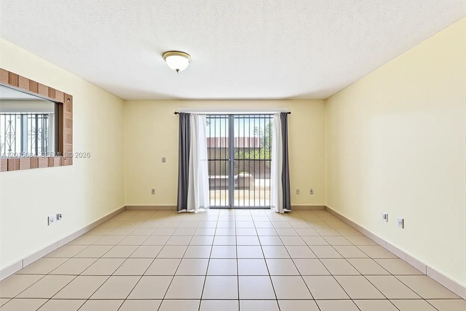 LAGUNA CONDO - Residential