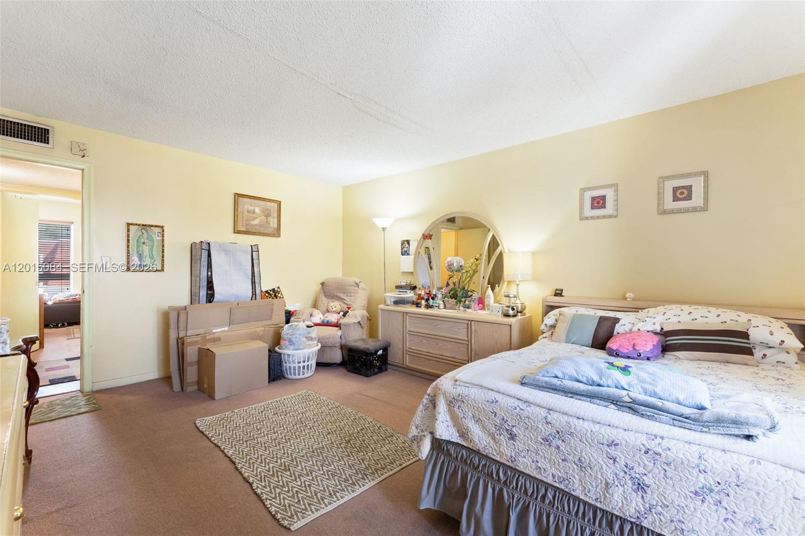 LAGUNA CONDO - Residential