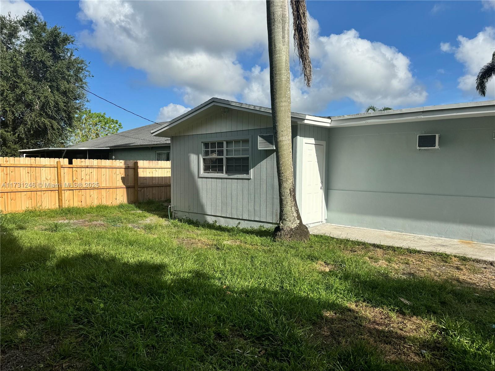 ACACIA VILLA - Residential Income