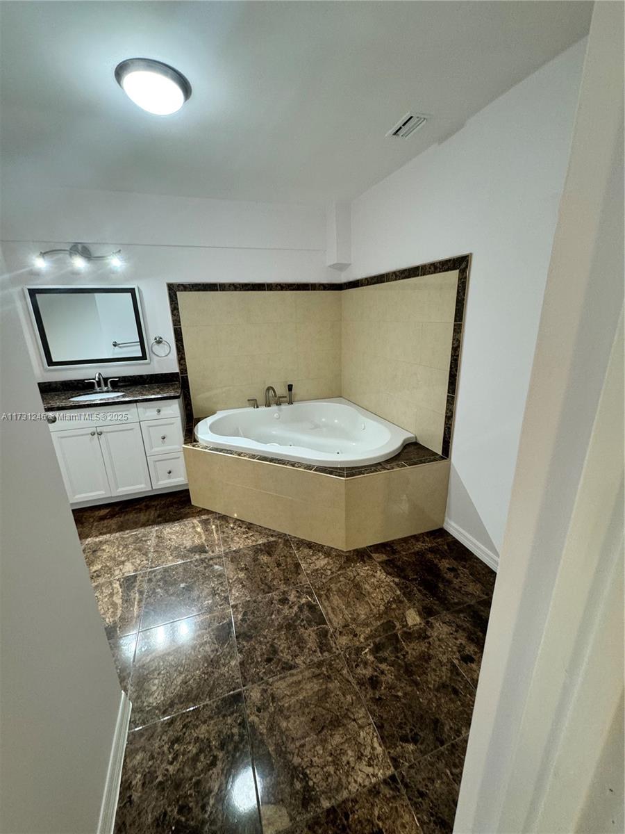 ACACIA VILLA - Residential Income