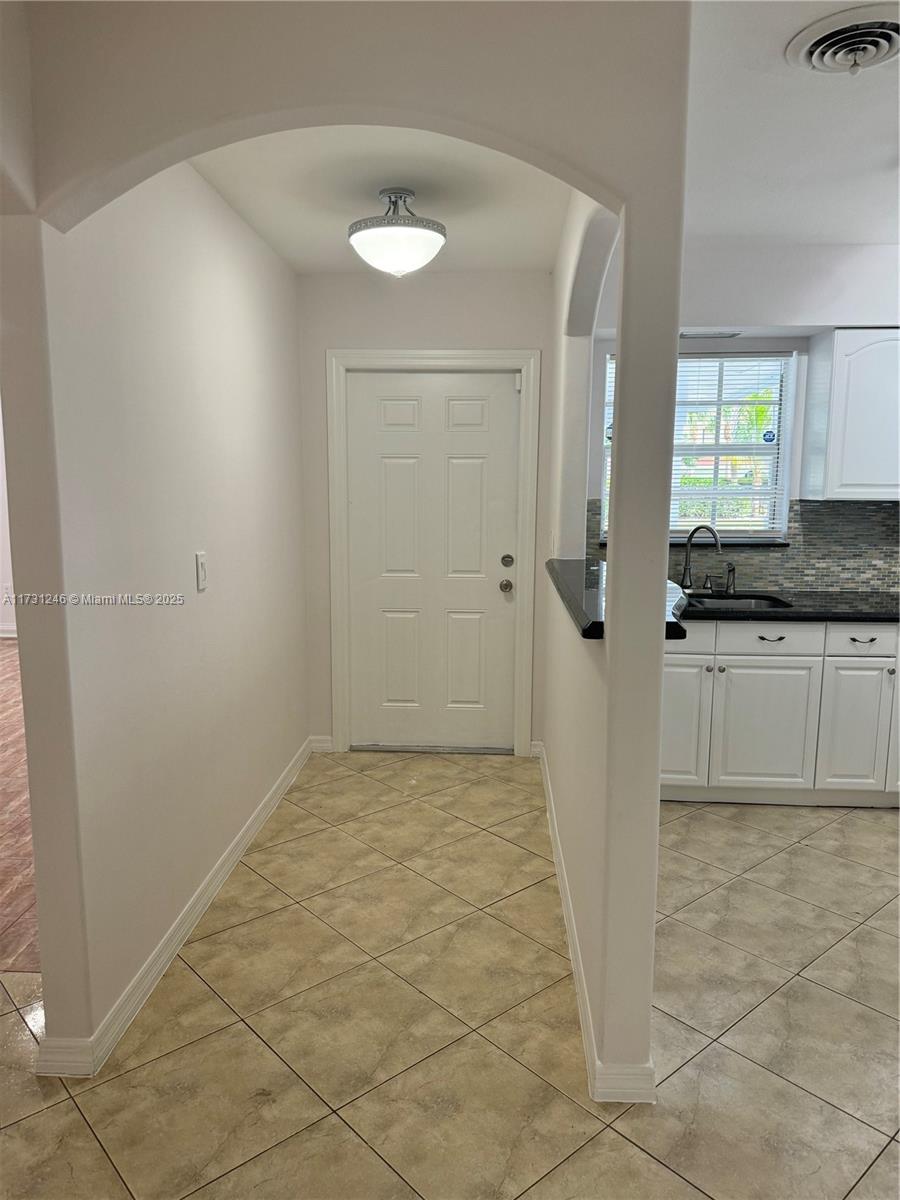 ACACIA VILLA - Residential Income