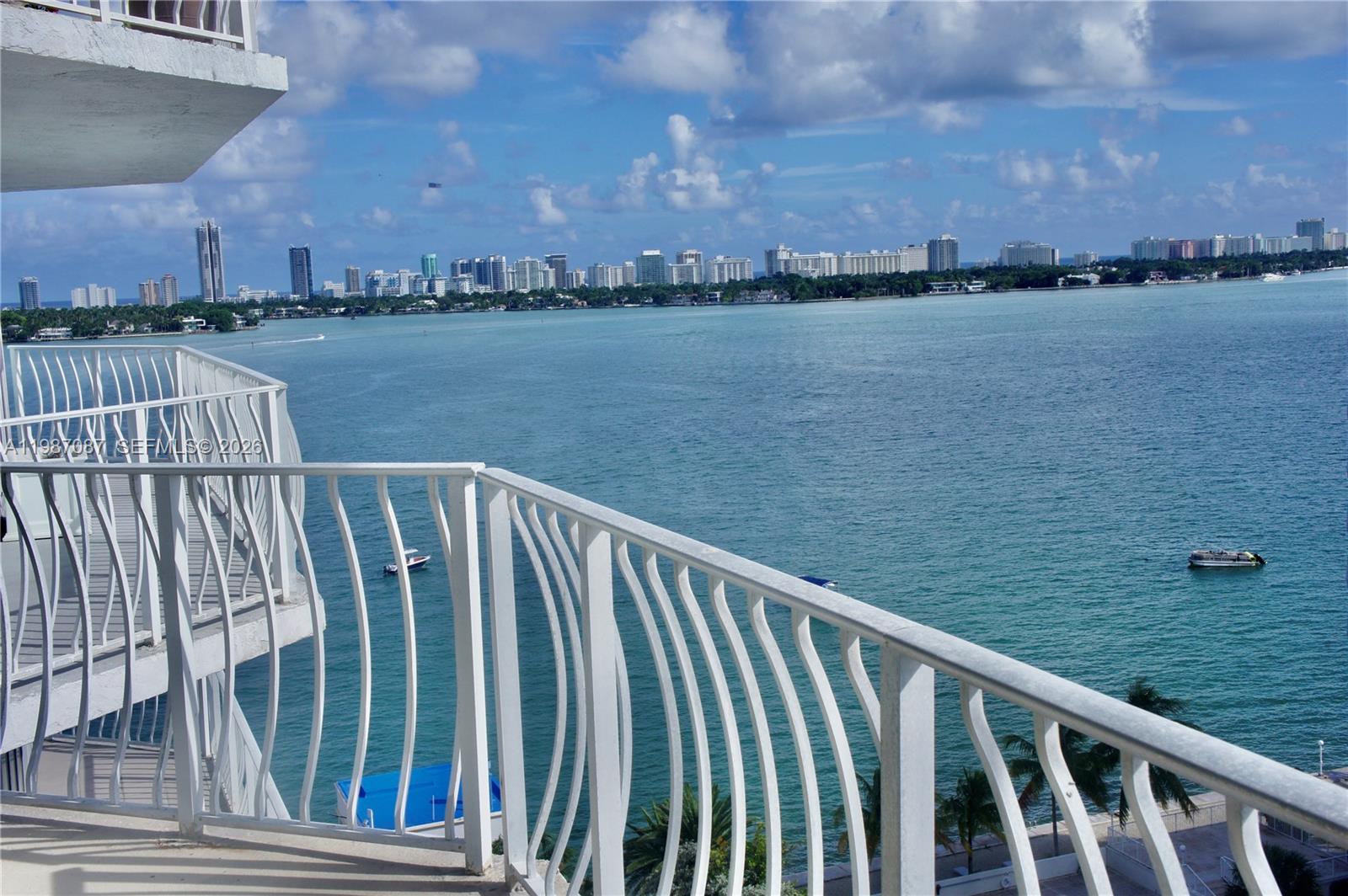 7601 E Treasure Dr 1406