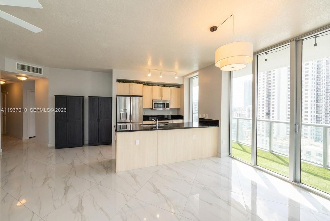 1111 SW 1st Ave 2420-N