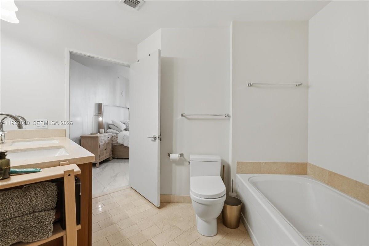 THE AXIS ON BRICKELL II C - Residential