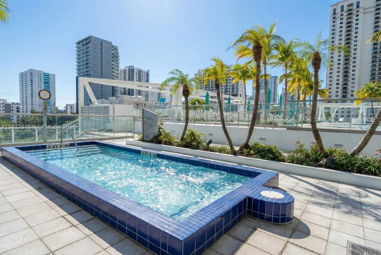 THE AXIS ON BRICKELL II C - Residential