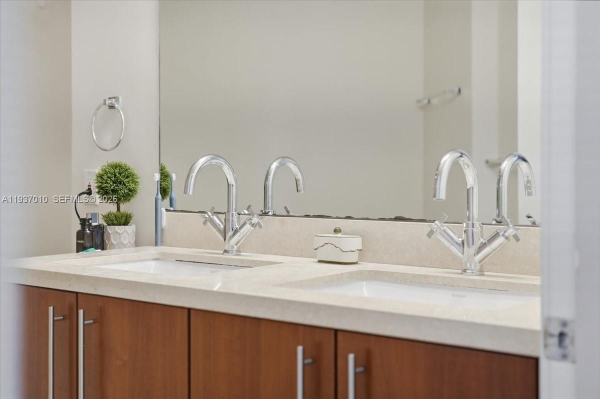 THE AXIS ON BRICKELL II C - Residential