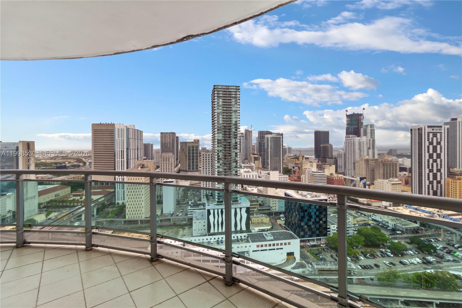 WIND CONDO - Residential