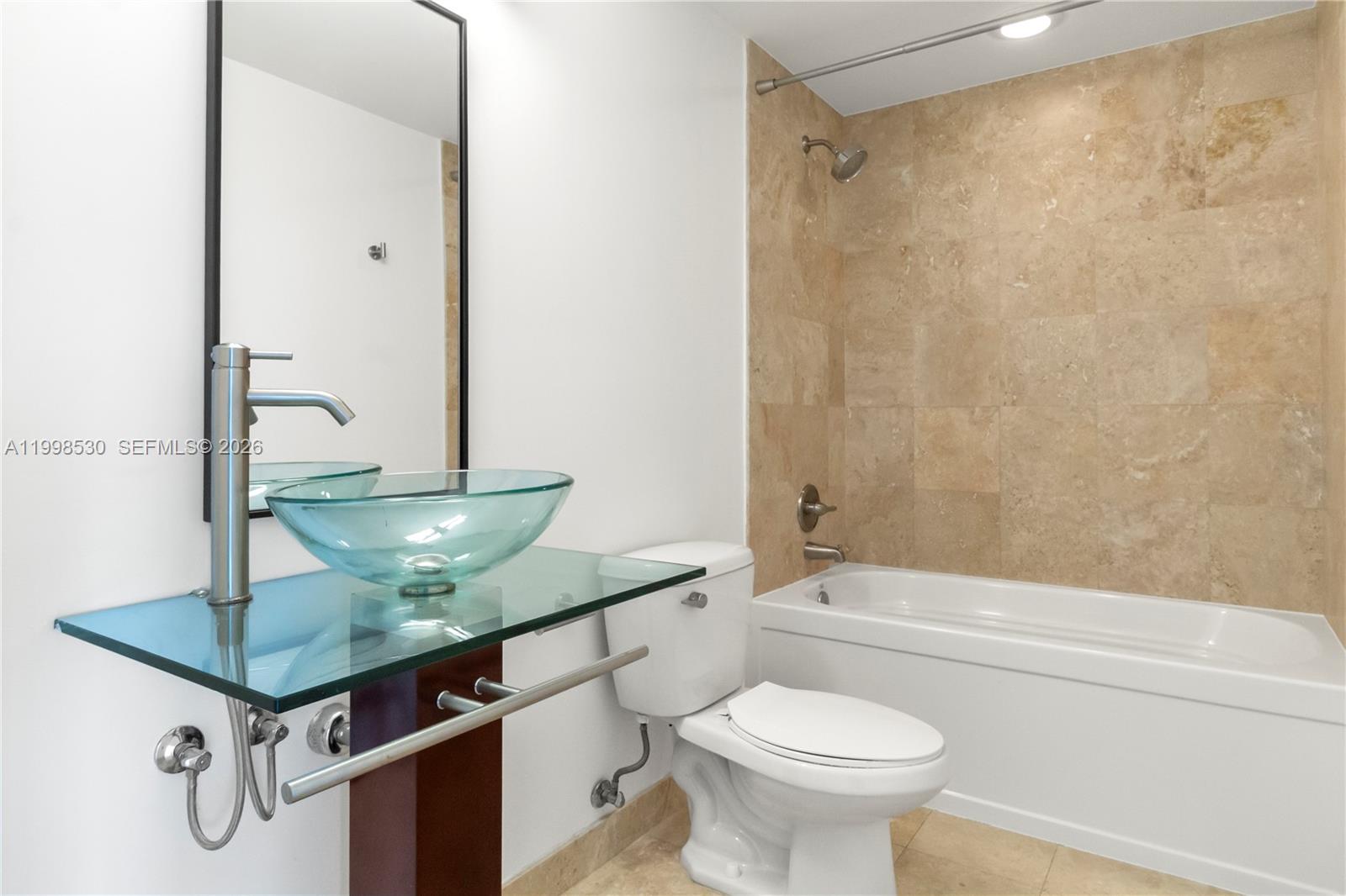 WIND CONDO - Residential