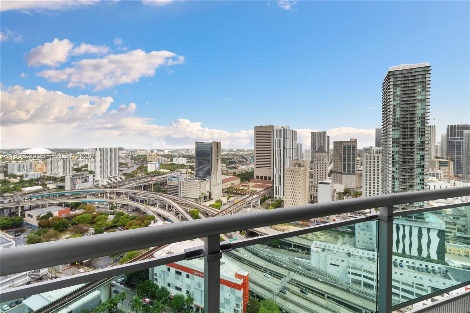 WIND CONDO - Residential