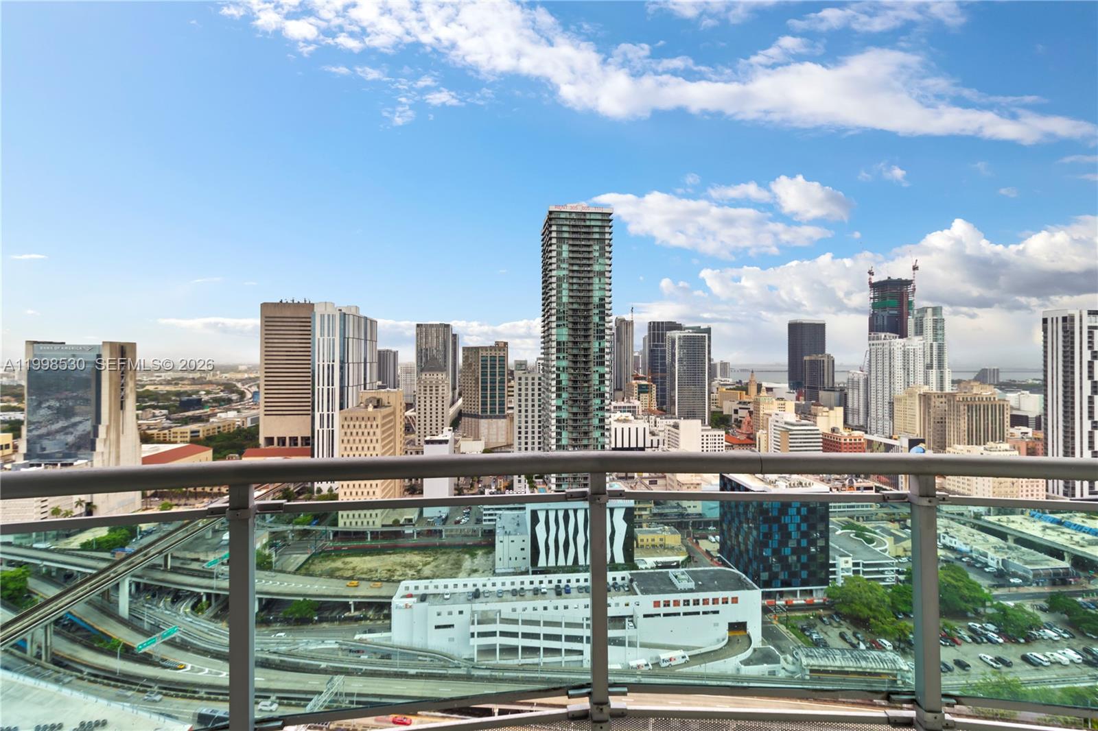 WIND CONDO - Residential