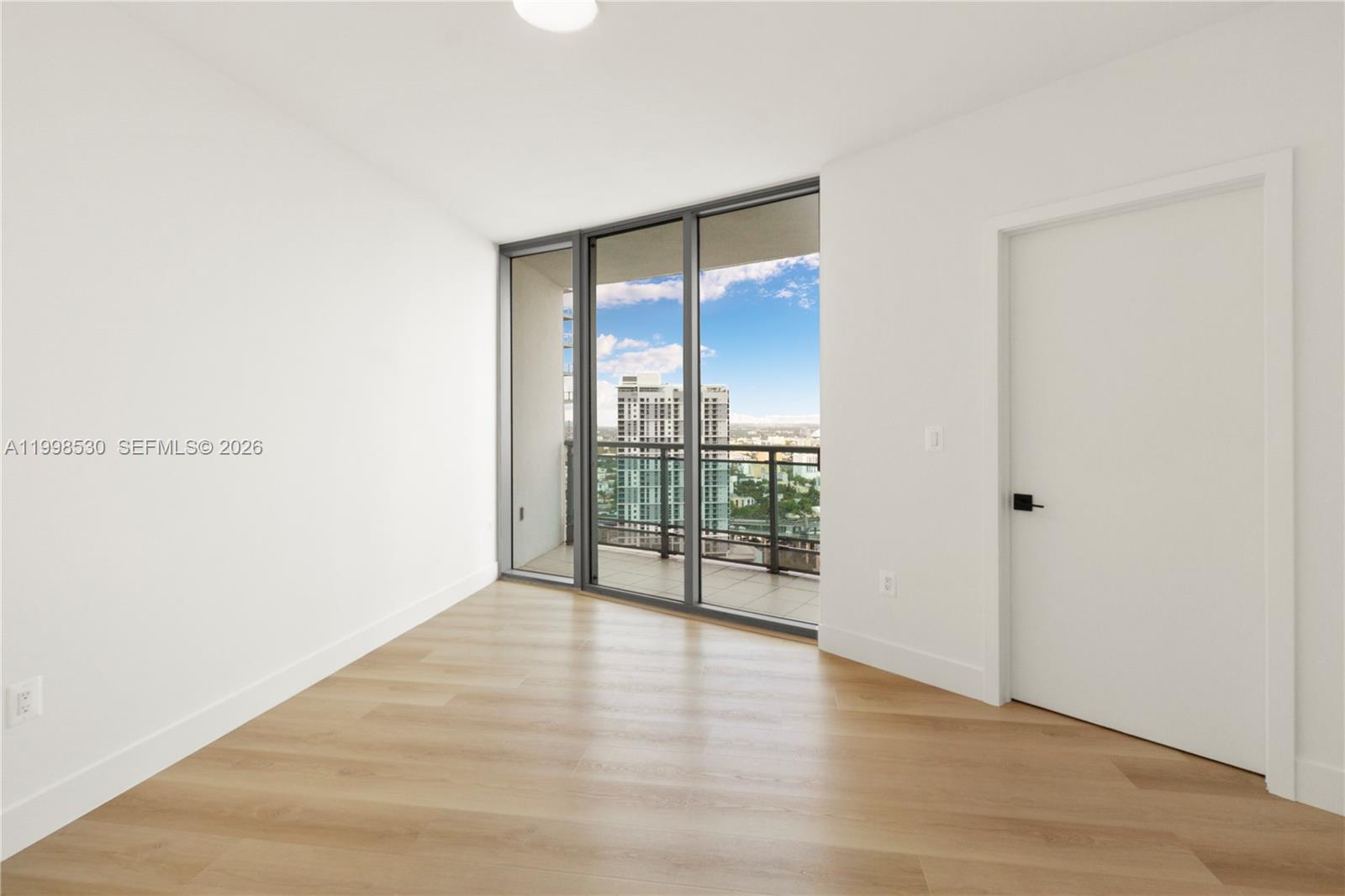 WIND CONDO - Residential