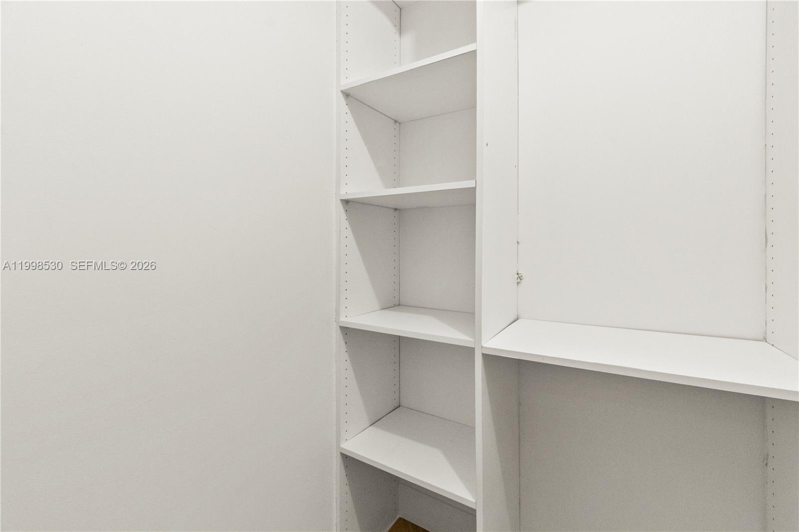 WIND CONDO - Residential