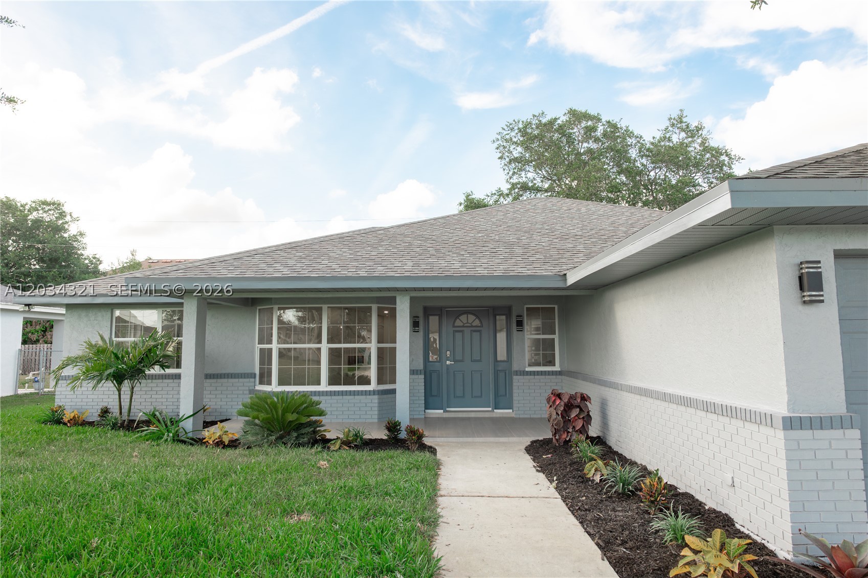 401 SW Ridgecrest Dr