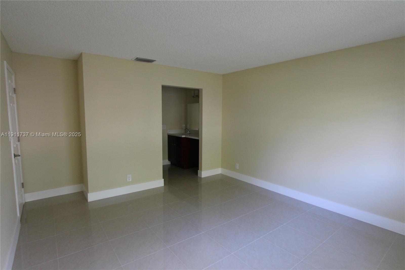 Pines Of Oakland - Residential Lease