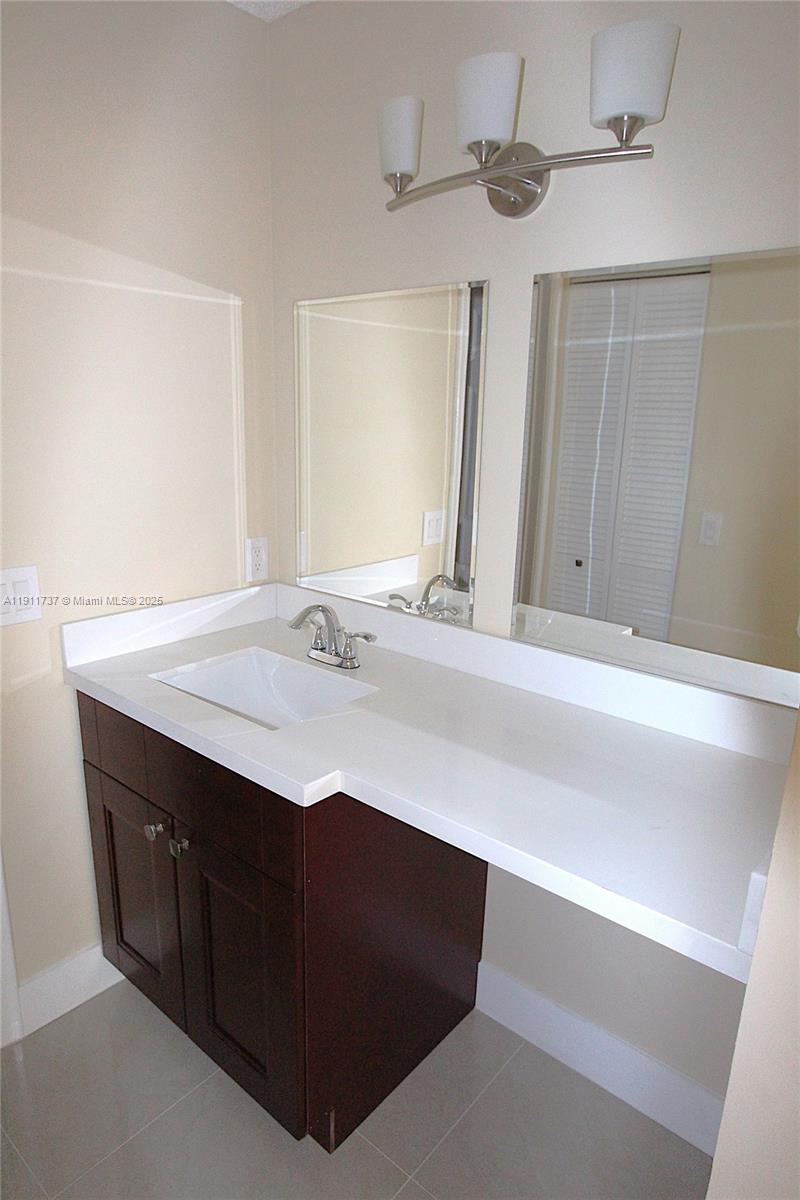 Pines Of Oakland - Residential Lease