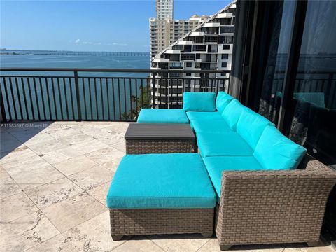 Condominium in Miami FL 540 Brickell Key Dr.jpg