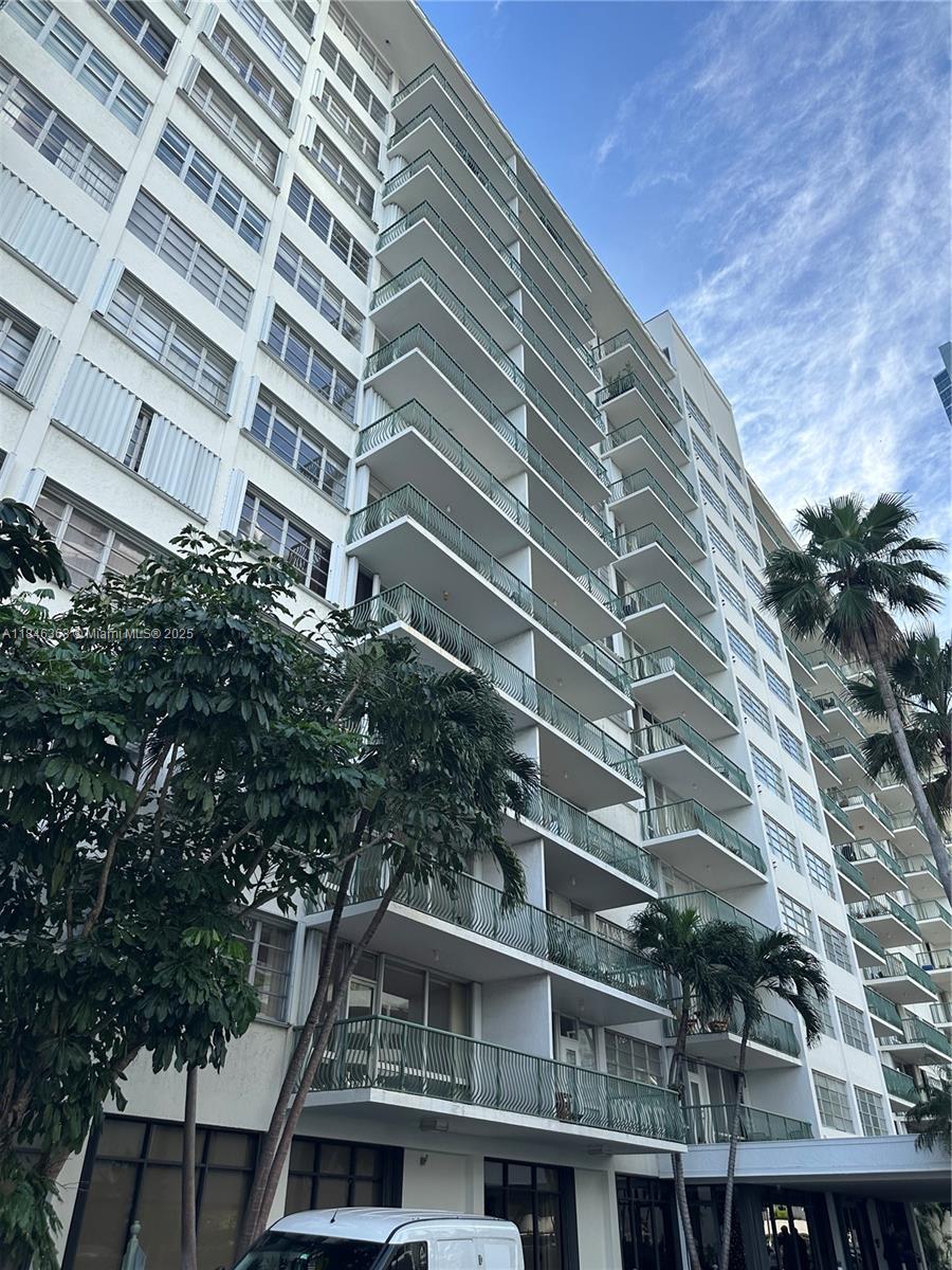 Discover a luxurious lifestyle in this one-bedroom condo featuring breathtaking bay views and a resort-like atmosphere...in the heart of Brickell. It is equiped with a water cooling system for low energy consumption and has Hurricaine Shutters. This very well kept hidden gem has a Concierge at Lobby, assigned parking, gate with security guard, beautiful recreational room, package room, zen pool area and tastefully maintained amenities. Use Showing Assist when scheduling a showing and feel free to contact Listing Agent with any questions.