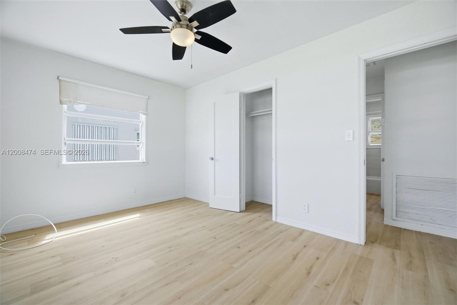 HOLLYWOOD LITTLE RANCHES - Residential