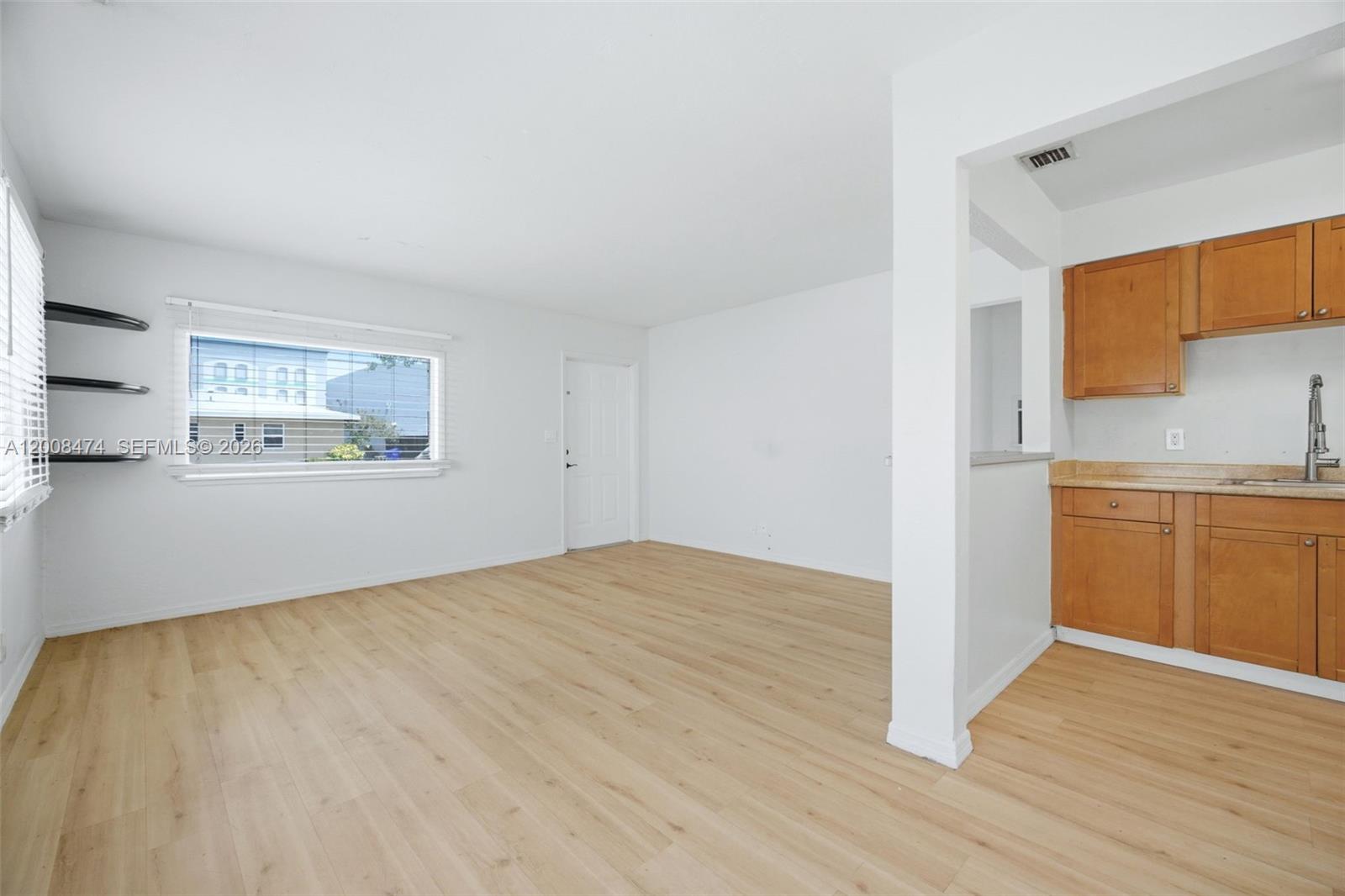 HOLLYWOOD LITTLE RANCHES - Residential