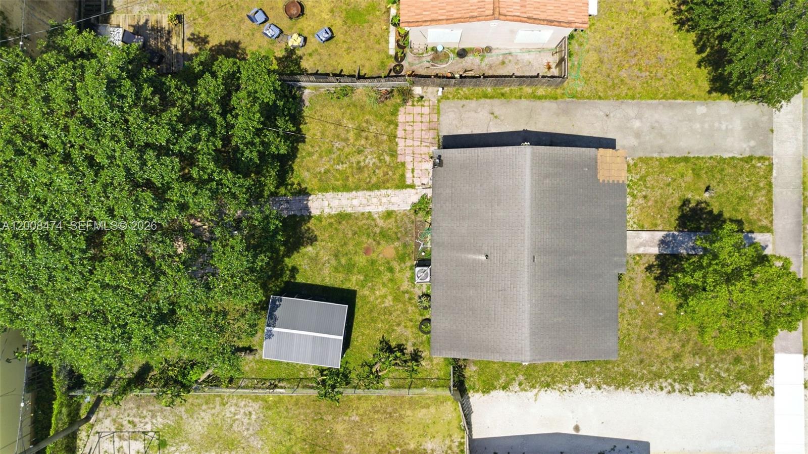 HOLLYWOOD LITTLE RANCHES - Residential