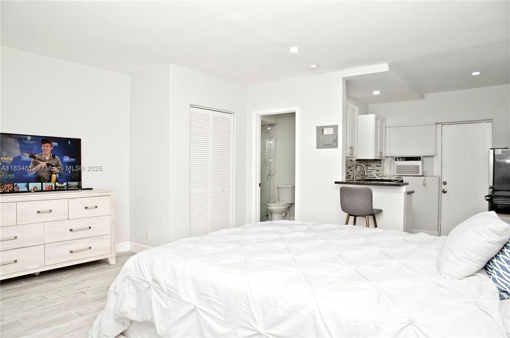 Photo of 4105 N Ocean Dr #3, Lauderdale By The Sea, FL 33308 (MLS # A11834619)