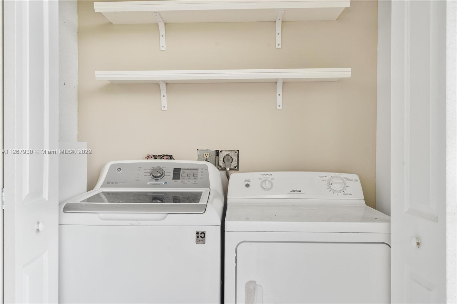 KINGS POINT - Residential