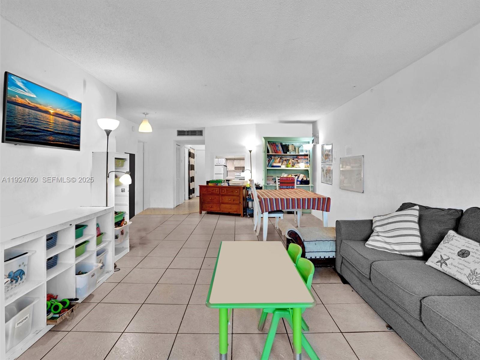 JADE WINDS GROUP - - Residential